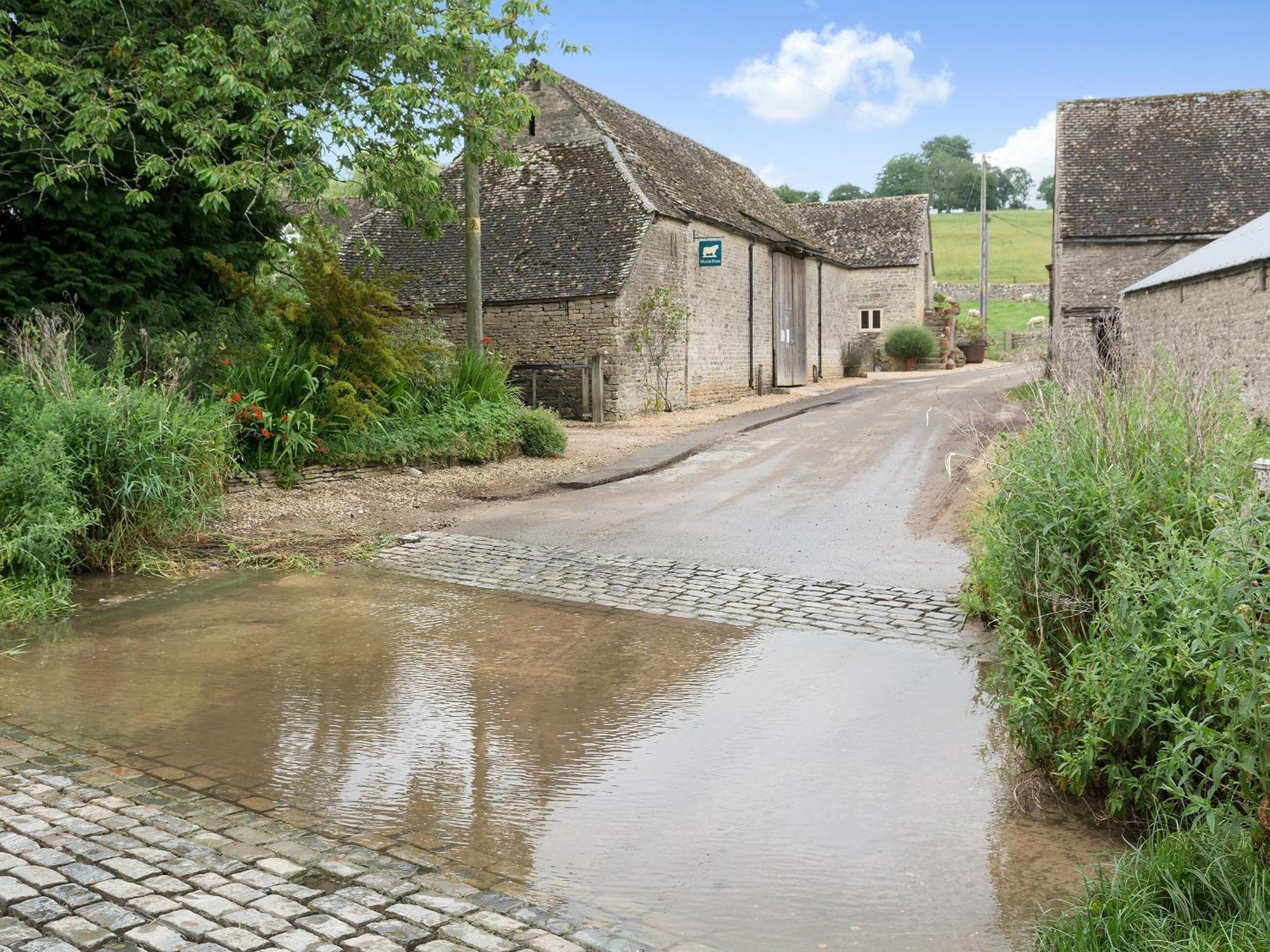 Flowers Barn Daglingworth Εξωτερικό φωτογραφία